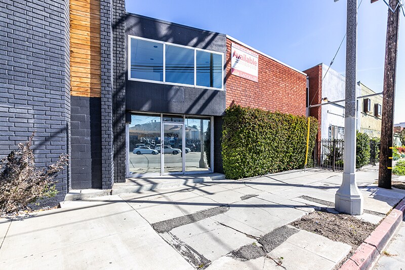 Primary Photo Of 5719 W Adams Blvd, Los Angeles Warehouse For Lease