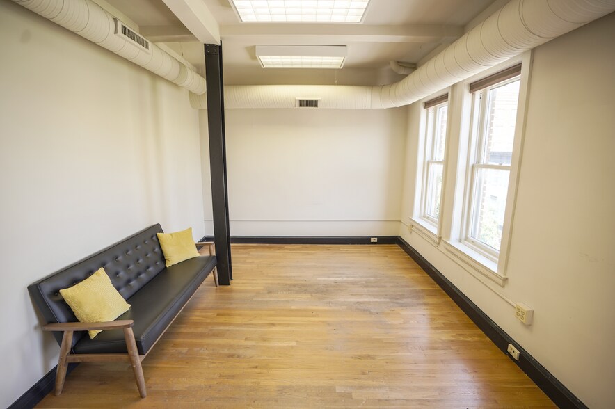 More Photos Of 5 S Market St, Frederick Storefront Retail Office For Lease