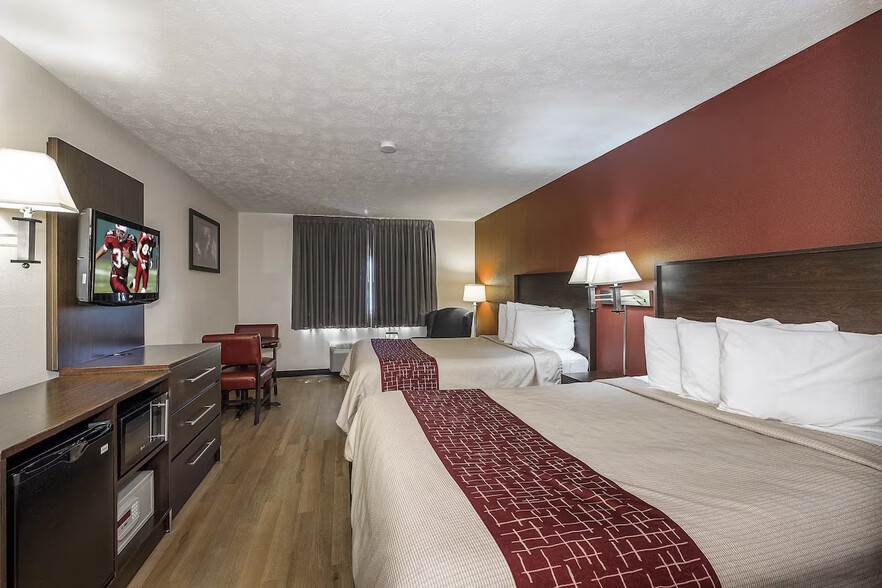 More Photos Of 2700 Wilson Rd, West Middlesex Hotel For Sale