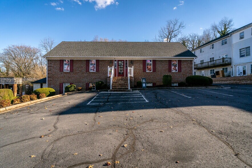 More Photos Of 413 N Coalter St, Staunton Office Residential For Lease