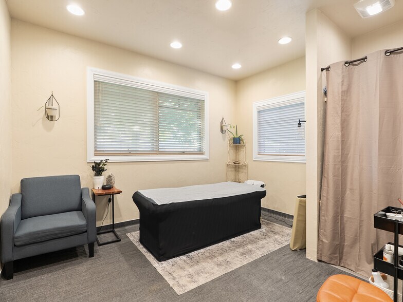 More Photos Of 65 Commons Way, Kalispell Office For Sale