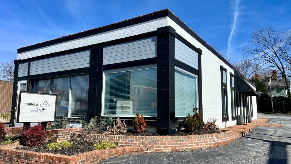 More Photos Of 1000-1002 N Main St, High Point Freestanding For Lease