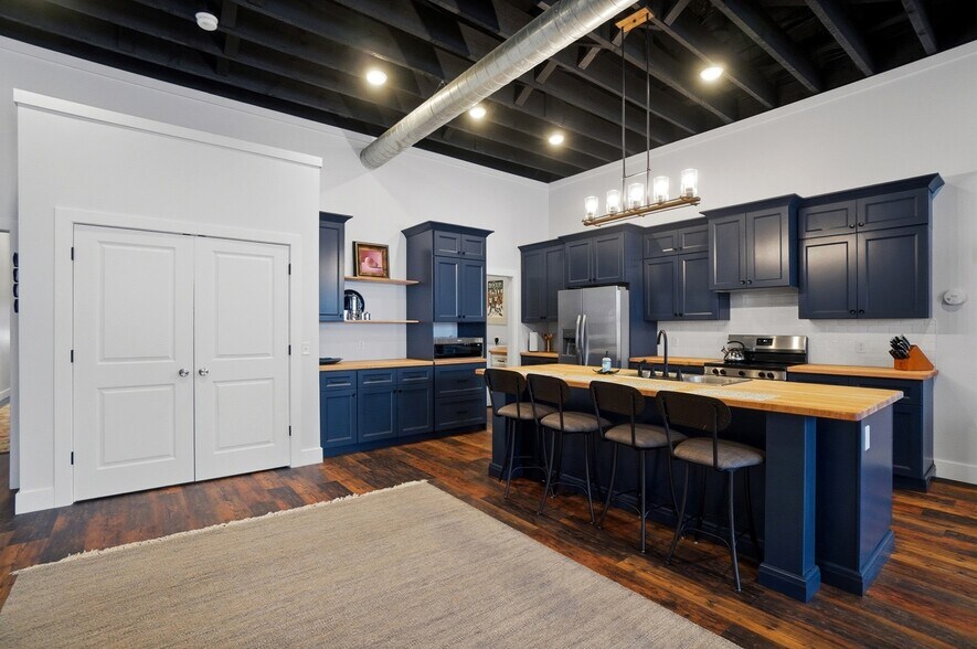 More Photos Of 110 W Main St, Deshler General Retail For Sale