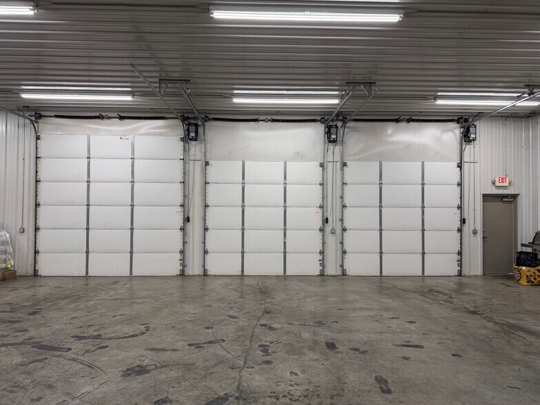 More Photos Of 2447 Locust Creek Dr, Evansville Warehouse For Sale