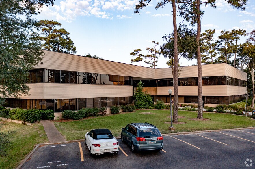 More Photos Of 333 N Rivershire Dr, Conroe Office For Lease