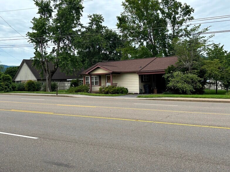 More Photos Of 3306 Teaster Ln, Pigeon Forge Flex For Sale