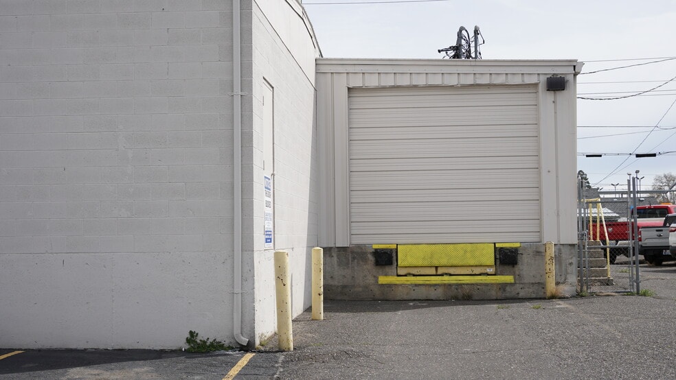 More Photos Of 1320 W A St, Pasco Warehouse For Sale