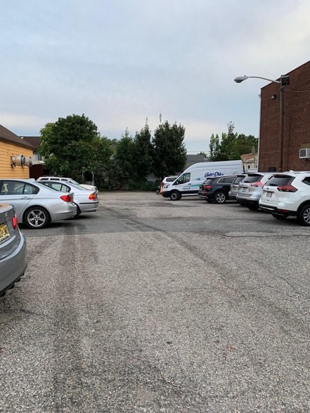 More Photos Of 429-433 Piaget Ave, Clifton Storefront Retail Office For Lease