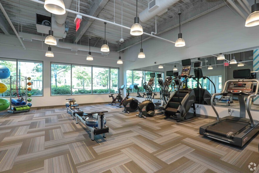 More Photos Of 2245 Monroe St, Herndon Office For Lease