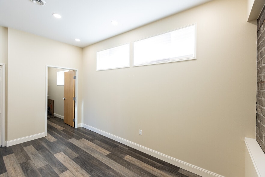 More Photos Of 412 Washington St, The Dalles Freestanding For Sale