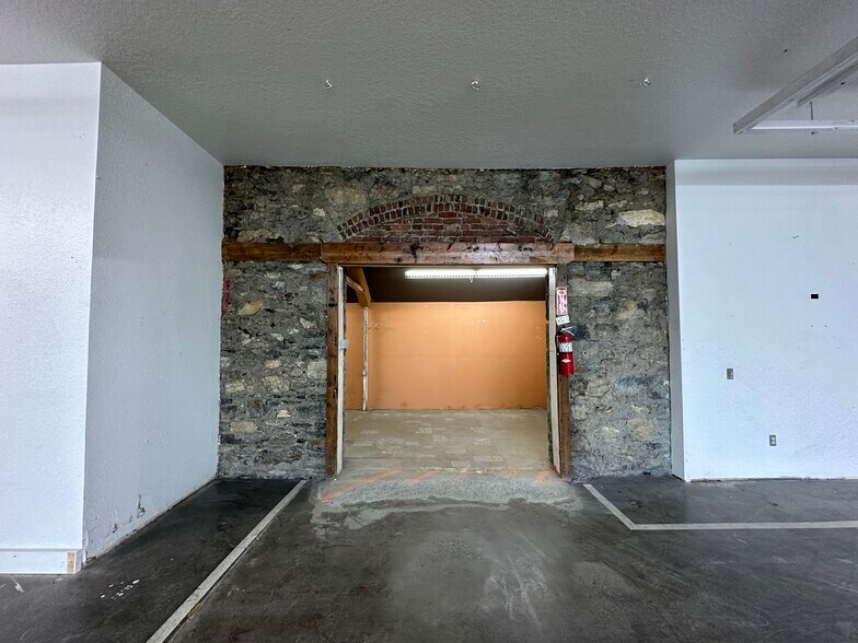 More Photos Of 1531 National Ave, Helena Flex For Sale