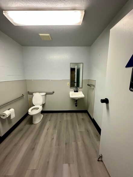 More Photos Of 612 Buena Vista Ave, Stockton Warehouse For Lease