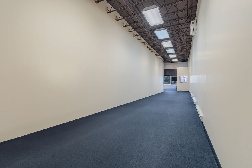 More Photos Of 3627-3645 Boul Des Sources, Dollard-des-Ormeaux Storefront Retail Office For Lease