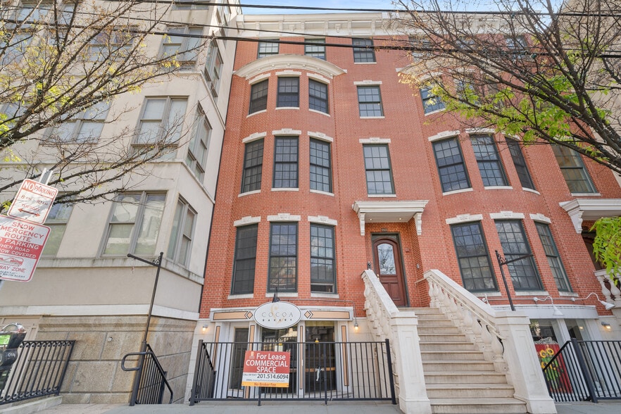 More Photos Of 275 Grand St, Jersey City Apartments For Lease