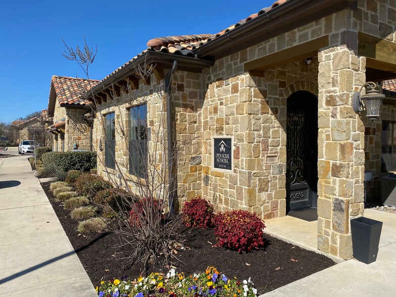 More Photos Of 2101 E Kirkwood Blvd, Southlake Office For Lease