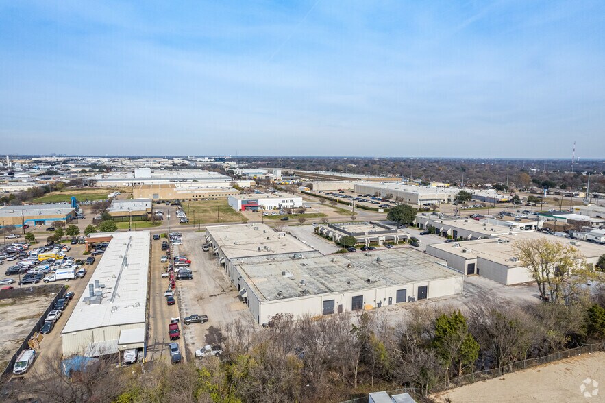 More Photos Of 2734 W Kingsley Rd, Garland Light Distribution For Lease