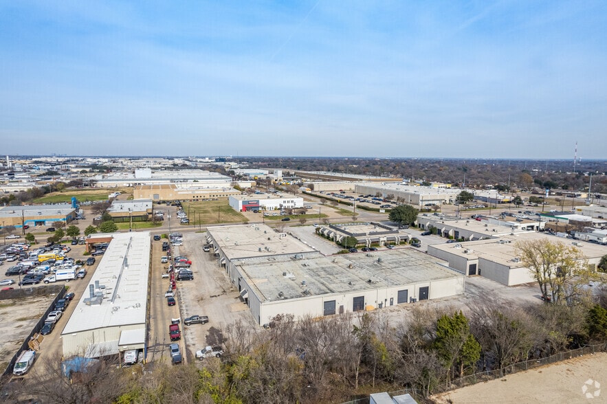 More Photos Of 2734 W Kingsley Rd, Garland Light Distribution For Lease