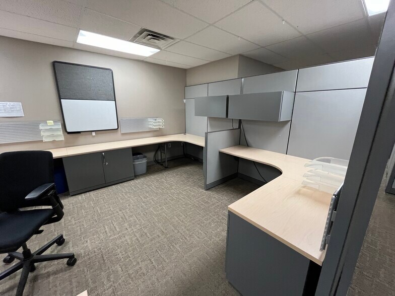 More Photos Of 3202 13th Ave S, Fargo Storefront For Lease