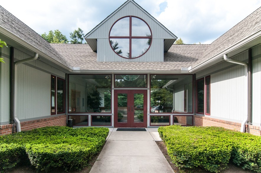 More Photos Of 1 Darling Dr, Avon Office For Sale