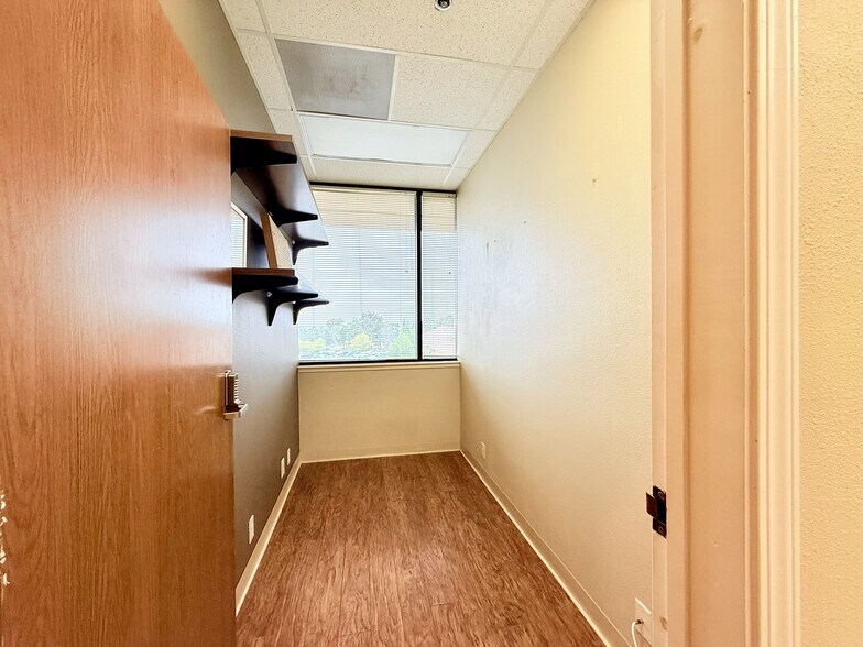 More Photos Of 127 Hospital Dr, Vallejo Medical For Lease