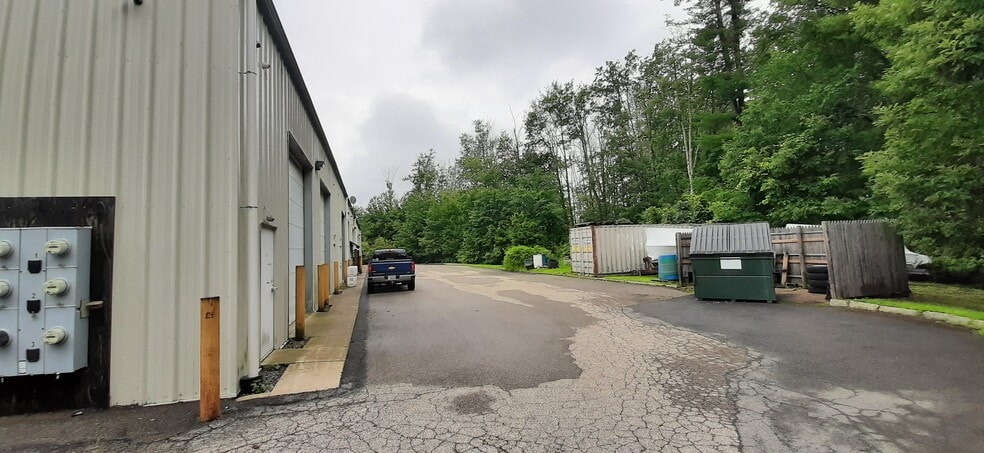 More Photos Of 95 Ledge Rd, Seabrook Service For Lease