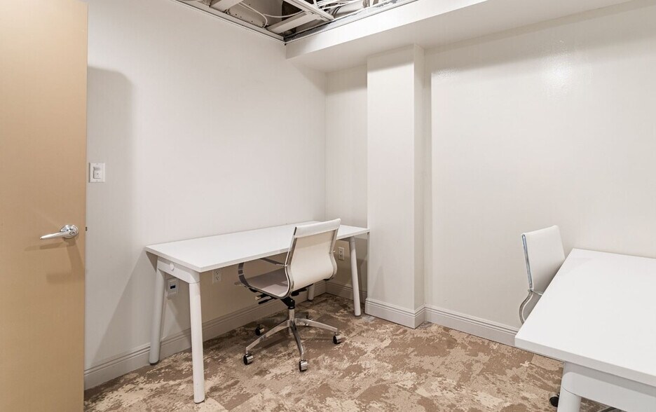 More Photos Of 820 W 41st St, Miami Beach Coworking Space