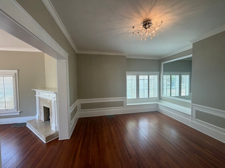 More Photos Of 3560 Front St, San Diego Multifamily For Sale