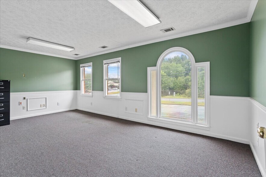 More Photos Of 883 Commerce Dr SW, Conyers Office For Lease
