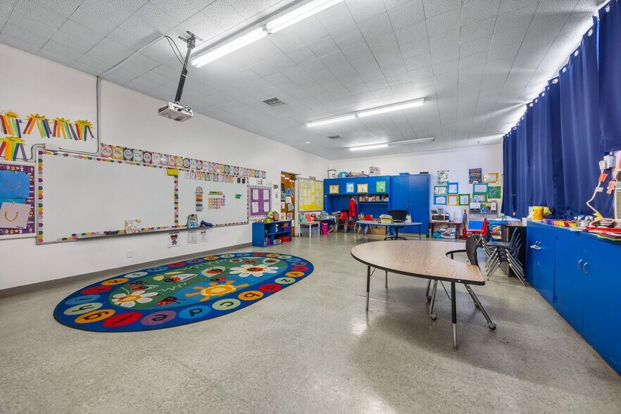 More Photos Of 6338 N Figueroa St, Los Angeles Schools For Lease