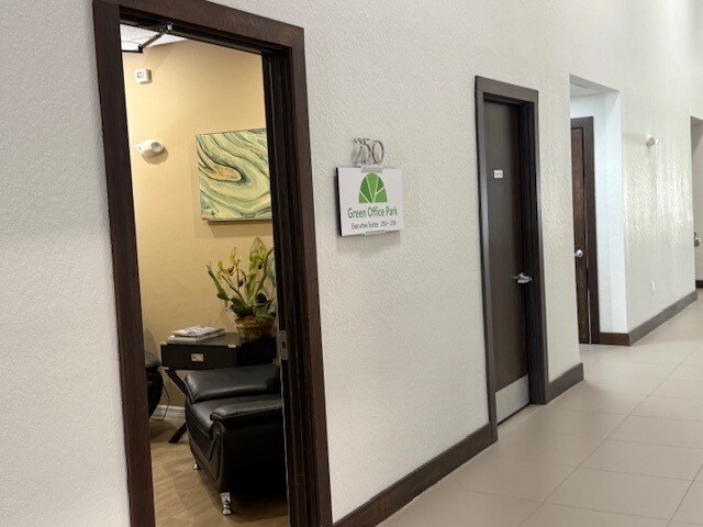 More Photos Of 10491 Six Mile Cypress Pky, Fort Myers Coworking Space
