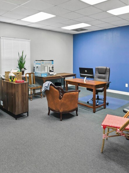 More Photos Of 102 E Walker St, League City Office For Sale