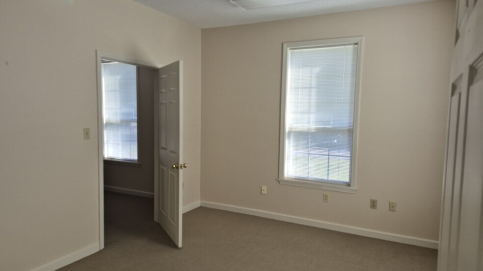More Photos Of 310 Clay St, Arkadelphia Office For Sale