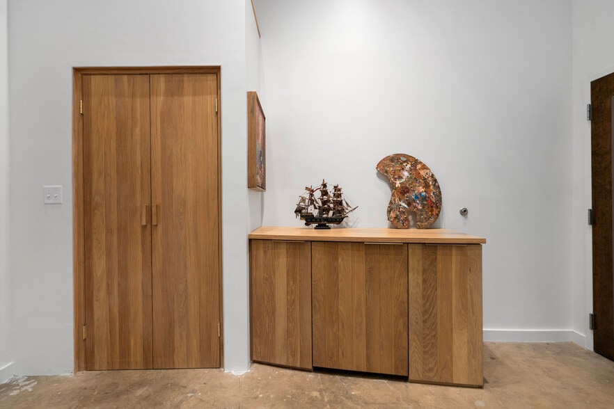 More Photos Of 675 Pulaski St, Athens Loft Creative Space For Sale