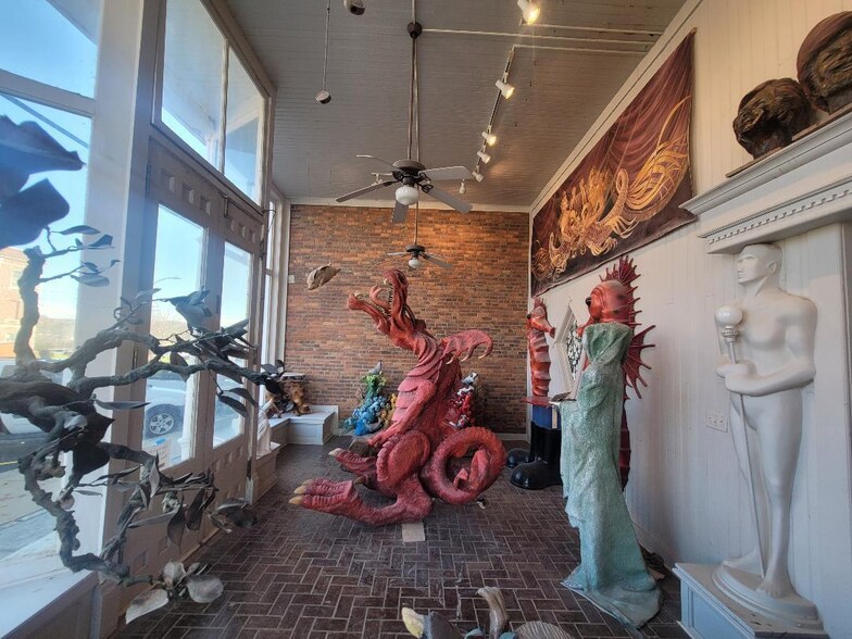 More Photos Of 103 S Main St, Galena Storefront Retail Residential For Sale