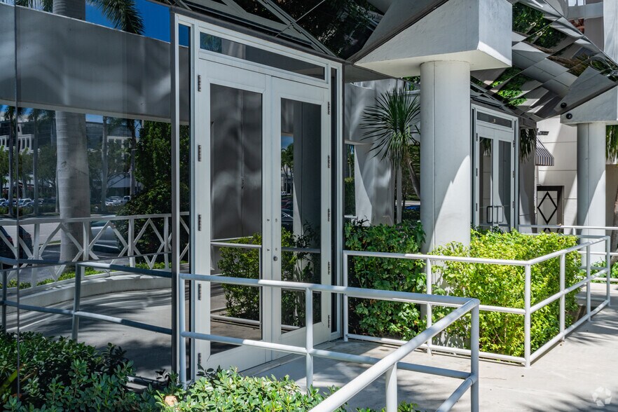 More Photos Of 5295 Town Center Rd, Boca Raton Medical For Lease