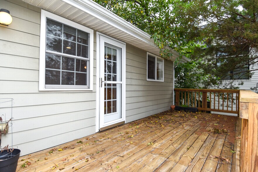 More Photos Of 1705 Commonwealth Ave, Alexandria Apartments For Sale