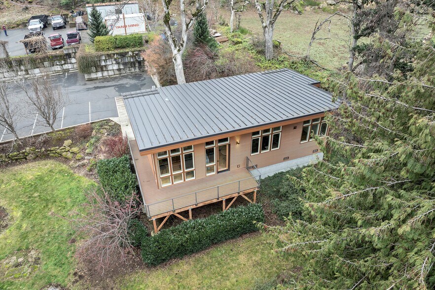 More Photos Of 3239 Cascade Ave, Hood River Office Residential For Lease