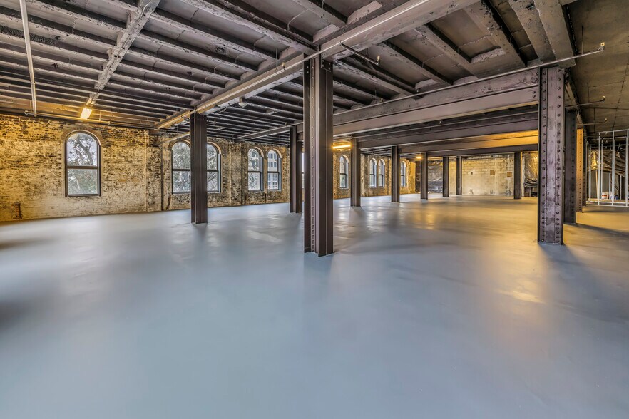 More Photos Of 895 Central Ave, Saint Petersburg Office For Lease