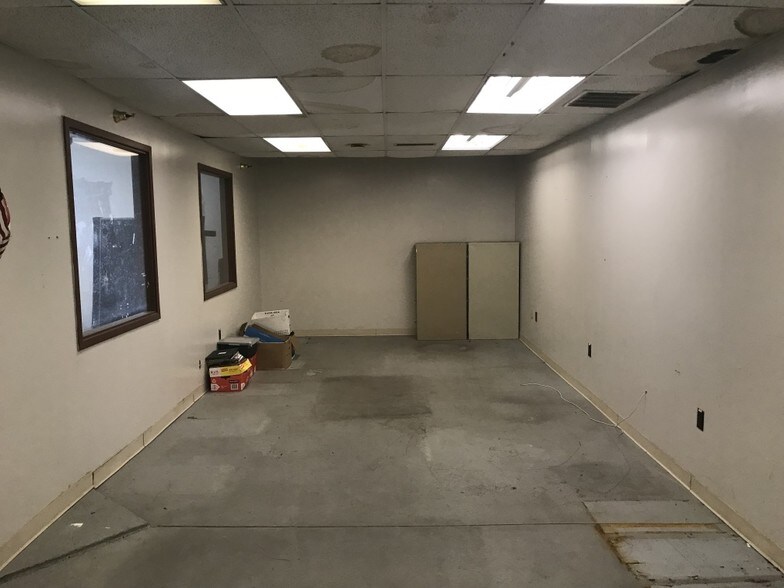More Photos Of 131 N Hedges St, Dayton Warehouse For Sale