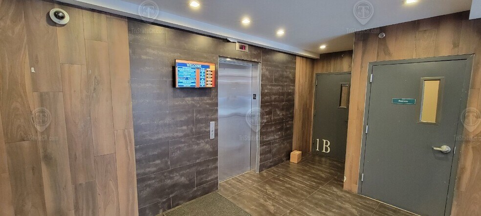 More Photos Of 164 20th St, Brooklyn Office For Lease