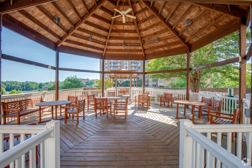 More Photos Of 5480 Wisconsin Ave, Chevy Chase Apartments For Lease