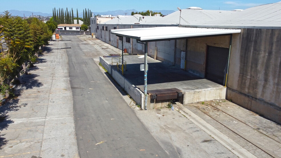 More Photos Of 1363 S Bonnie Beach Pl, Commerce Warehouse For Lease