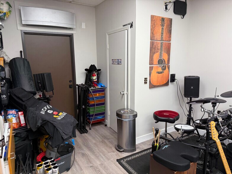 More Photos Of 1550 La Pradera Dr, Campbell Office For Sale