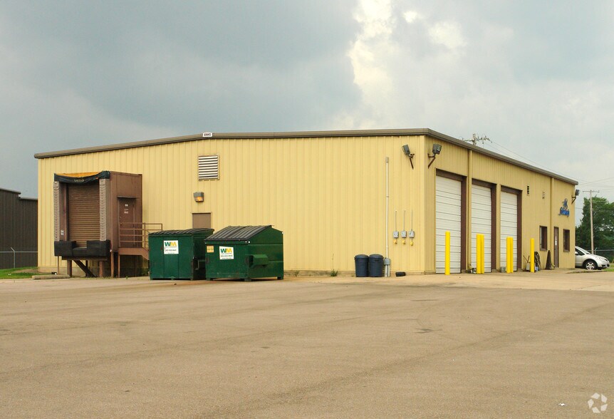 More Photos Of 355 Distribution Dr, Madison Distribution For Lease