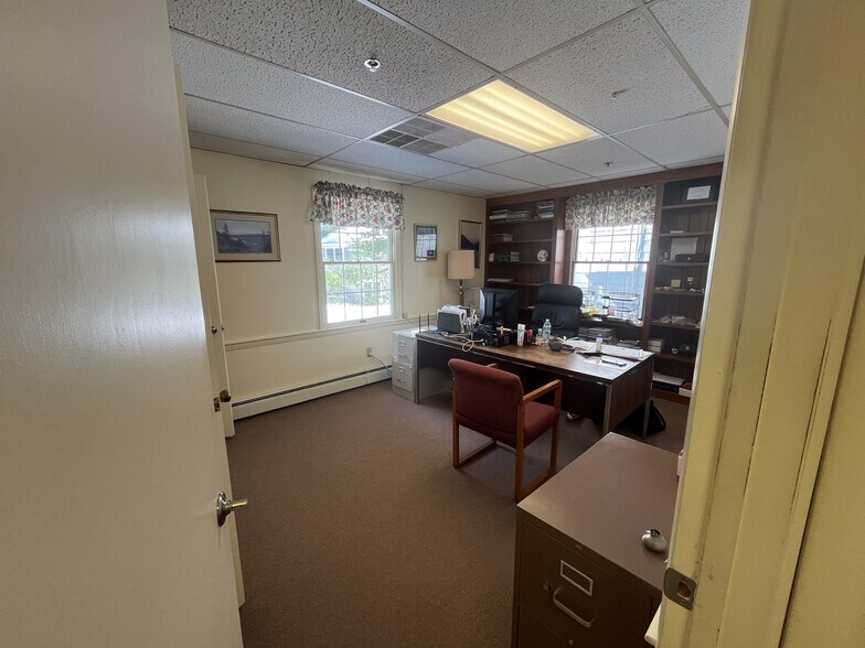 More Photos Of 155 Saco Ave, Old Orchard Beach Office For Sale