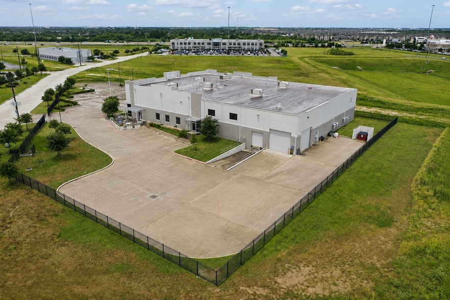 More Photos Of 22932 Elkana Deane Ln, Katy Warehouse For Lease