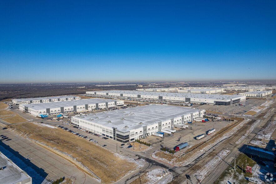 More Photos Of 2800 Market St, Irving Distribution For Lease