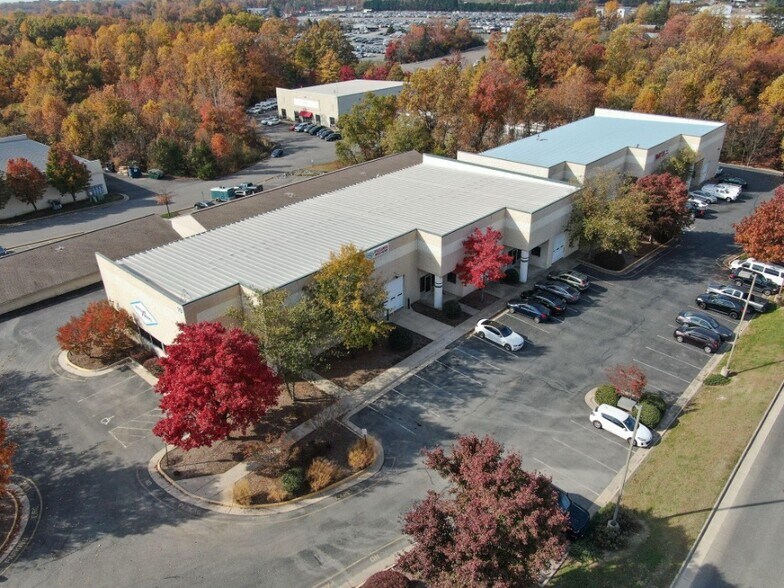 More Photos Of 10 Commerce Pky, Fredericksburg Warehouse For Lease