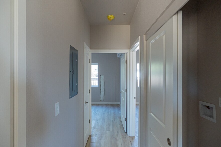 More Photos Of 40 W 13th St, Merced Apartments For Sale