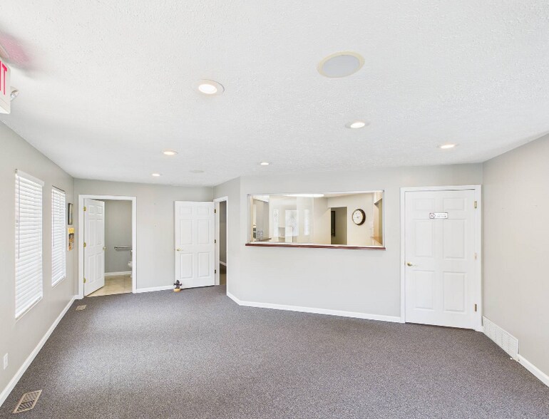 More Photos Of 319 Main St, Clay Medical For Sale